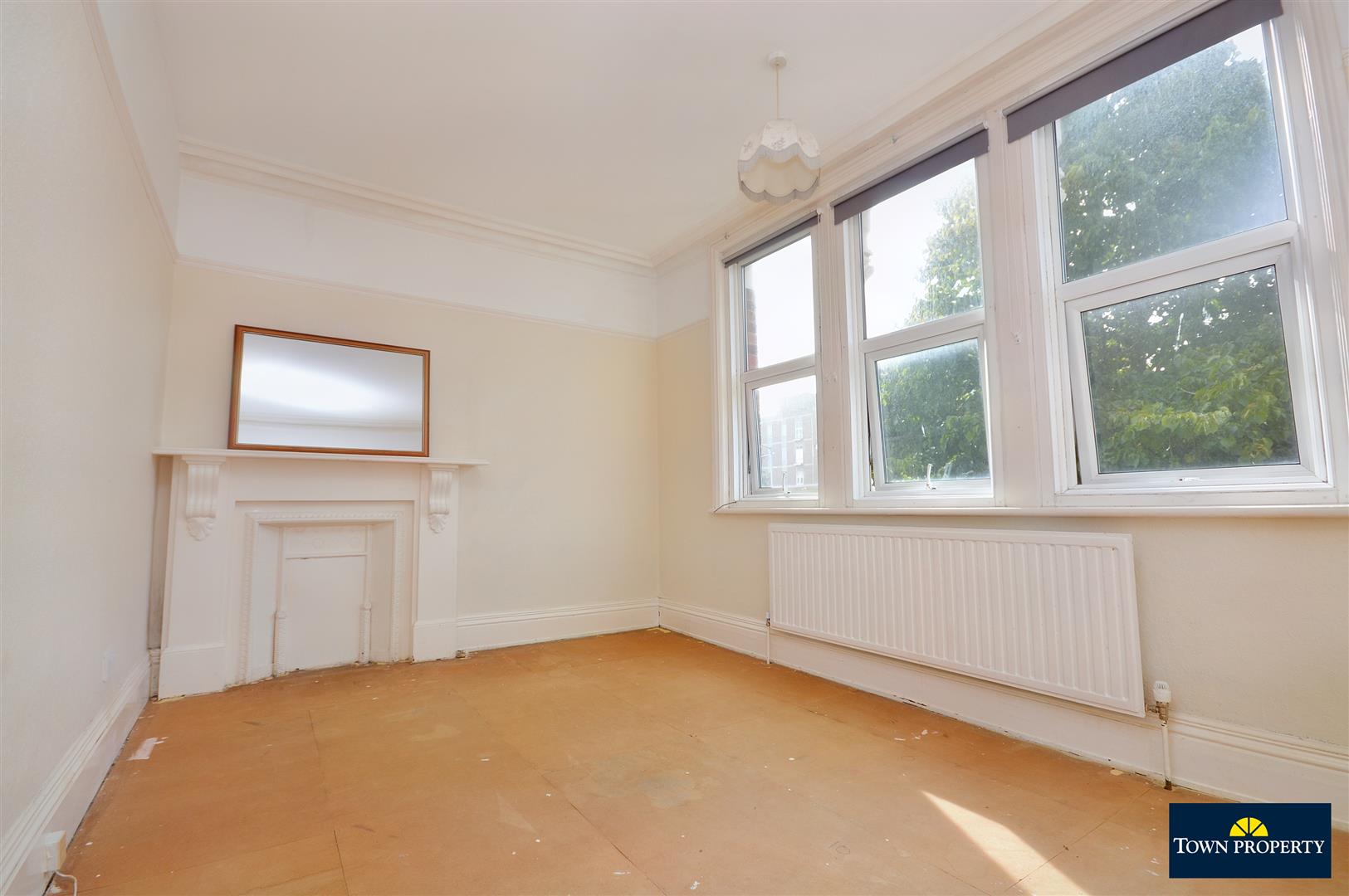 Property Details for Enys Road Eastbourne BN21 2DN Town Property